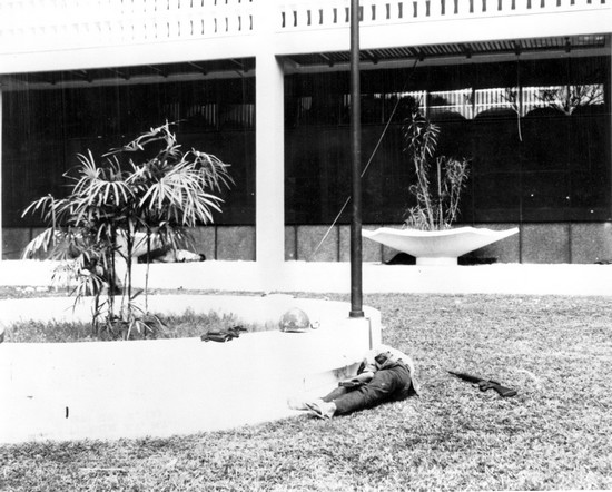 Một người Việt Cộng chết trong Đại sứ quán Hoa Kỳ ngày 31 tháng 1 năm 1968