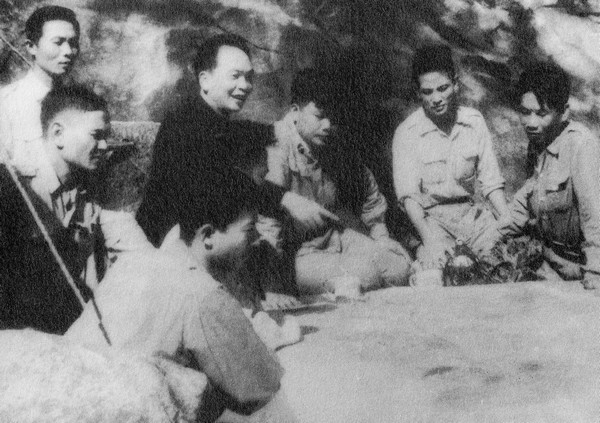 Chậm nhất là với thành công ở Điện Biên Phủ năm 1954 thì tướng Giáp, tổng tư lệnh quân đội Việt Nam, đã trở thành một huyền thoại