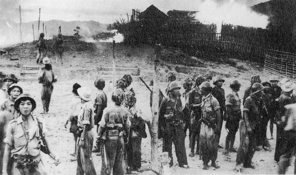 Quân đội Việt Minh ngày càng đạt tới nhiều thành công quân sự hơn, như lần giải phóng ngôi làng này năm 1951.