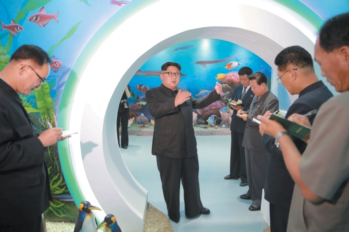 Lãnh đạo Triều Tiên Kim Jong-un thanh tra cung thiếu nhi Mangyongdae.
